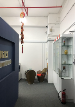 I am looking at Primz Bizhub's property listing, $580,000/mth, what do you think about this?