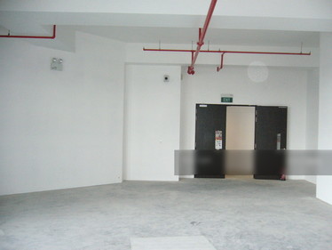 I am looking at Primz Bizhub's property listing, $520,000/mth, what do you think about this?