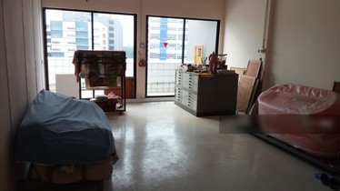 I am looking at Multi-Wide Industrial Building's property listing, $1,200/mth, what do you think about this?