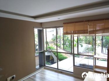 I am looking at The Florida's property listing, $700/mth, what do you think about this?