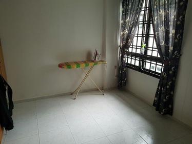 I am looking at 289G Bukit Batok Street 25's property listing, $700/mth, what do you think about this?