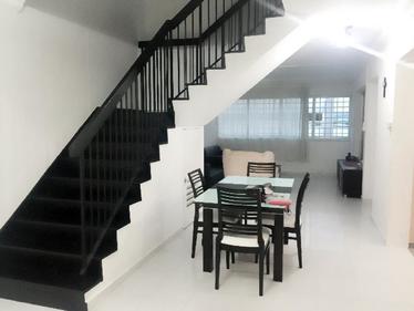 I am looking at 226 Simei Street 4's property listing, $1,100/mth, what do you think about this?