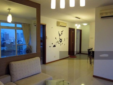 I am looking at Rocca Balestier's property listing, $2,800/mth, what do you think about this?