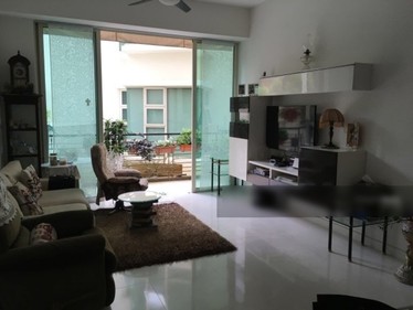 I am looking at Fontaine Parry's property listing, $2,600/mth, what do you think about this?