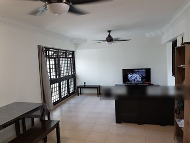 I am looking at 298A Compassvale Street's property listing, $650/mth, what do you think about this?