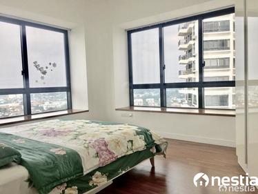 I am looking at D'leedon's property listing, $2,200/mth, what do you think about this?