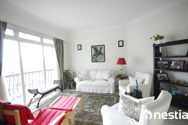 I am looking at Crystal Rhu's property listing, $3,600/mth, what do you think about this?