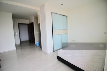 I am looking at Glasgow Residences's property listing, $1,800/mth, what do you think about this?