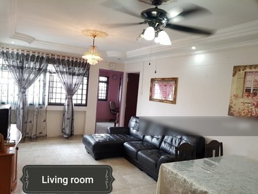 I am looking at 684D Choa Chu Kang Cres's property listing, $1,700/mth, what do you think about this?