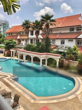 I am looking at Palm Mansions's property listing, $3,200/mth, what do you think about this?