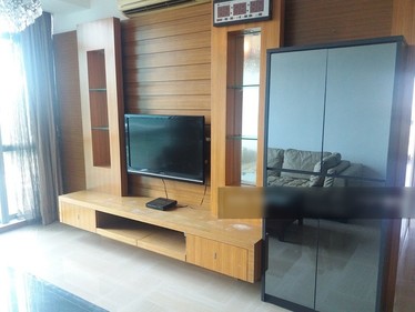 I am looking at Hillview Regency's property listing, $2,900/mth, what do you think about this?