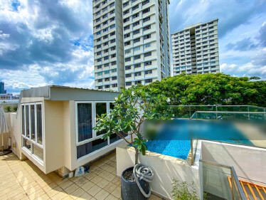 I am looking at Vogx's property listing, $4,800/mth, what do you think about this?