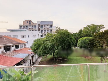 I am looking at Stillz Residence's property listing, $2,600/mth, what do you think about this?