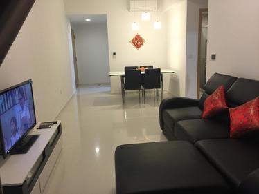 I am looking at Vacanza @ East's property listing, $2,600/mth, what do you think about this?
