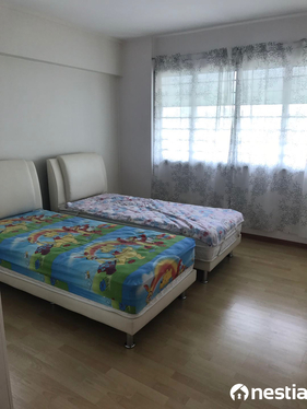 I am looking at 965 Jurong West St 93's property listing, $700/mth, what do you think about this?
